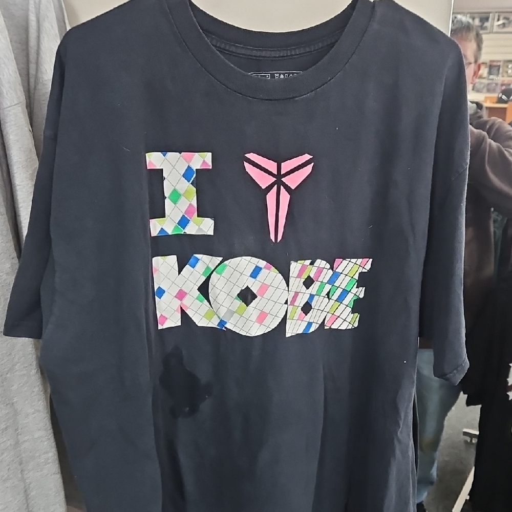 Nike I Love Kobe Black XL Graphic T-Shirt with Colorful Design